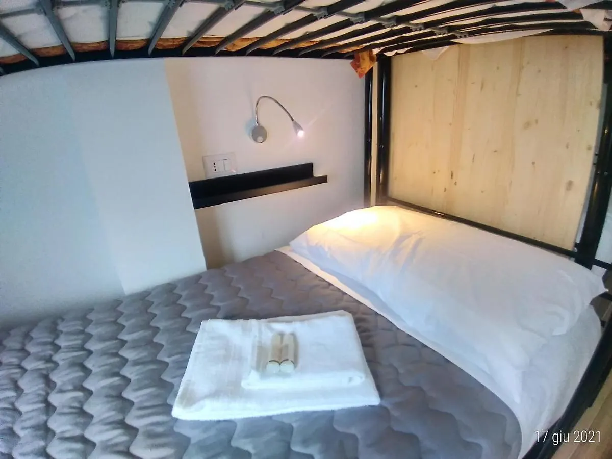 Cornizzolo Bed Breakfast Suello Hostel