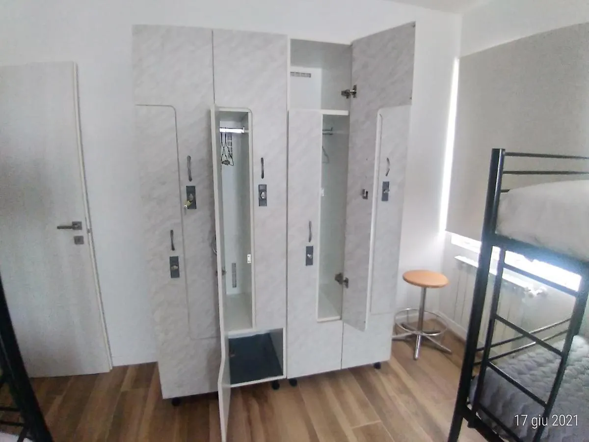 Hostel Cornizzolo Bed Breakfast Suello